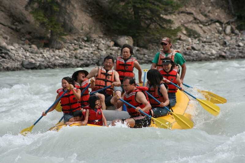 Jasper National Park: 2-Hour Whitewater Rafting - Guides who make the difference