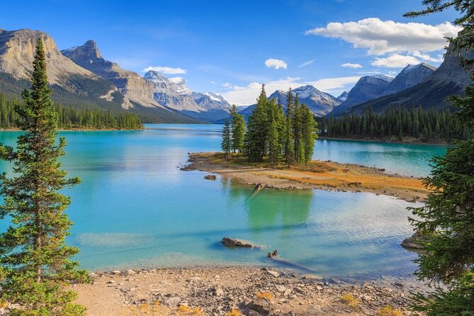 Jasper National Park Tour: Maligne Valley, Medicine Lake and Spirit Island - The Maligne Valley road and Medicine Lake