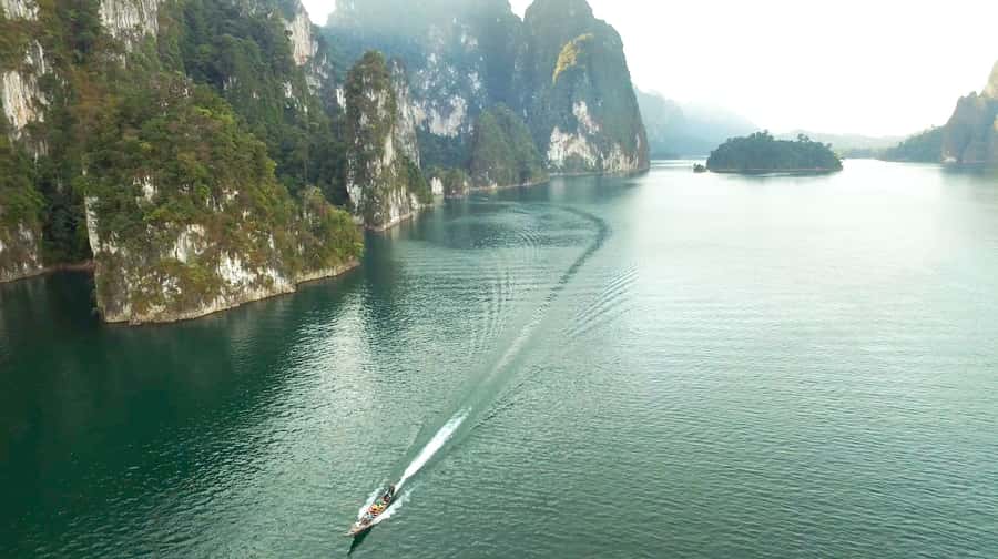 Krabi: Khao Sok National Park & Cheow Lan Lake Boat Tour - Khao Sam Kloe, the tour’s signature photograph