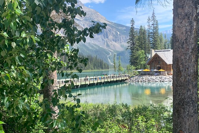 Lake Louise Moraine Lake Emerald Lake Yoho Banff National Park - Emerald Lake and Natural Bridge in Yoho National Park