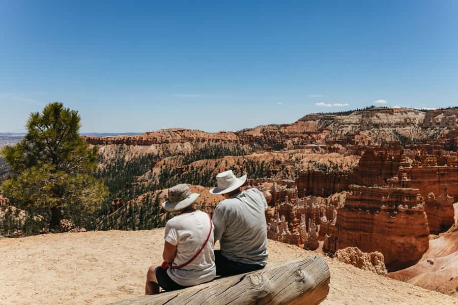 Las Vegas: Bryce and Zion National Parks Tour with Lunch - The road east through desert country