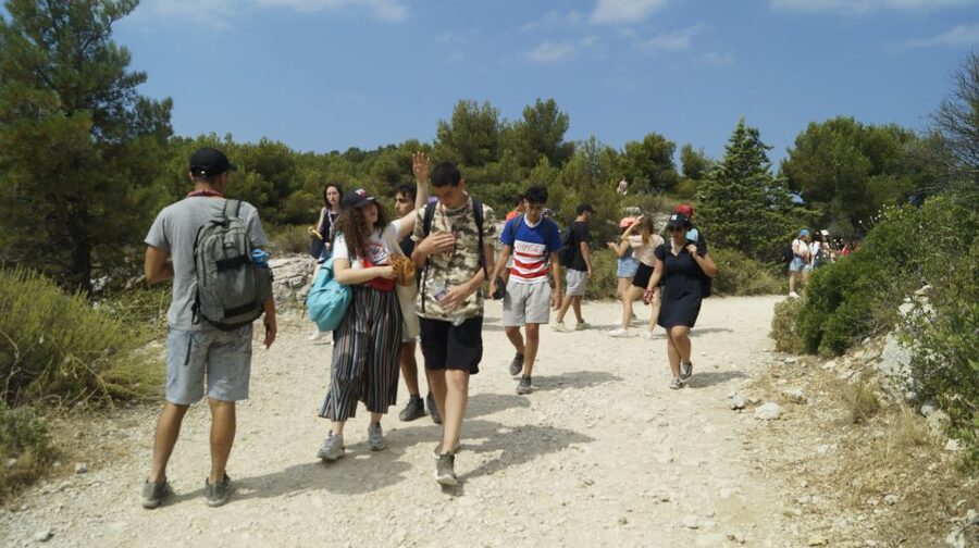 Marseille: Calanques National Park Guided Hike with Picnic - When to go and how wind affects the day