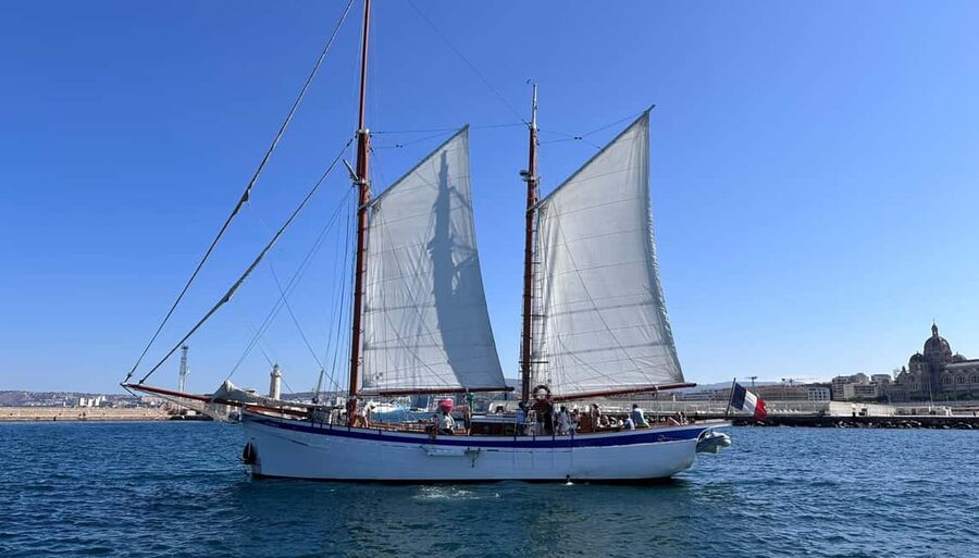 Marseille: Calanques National Park Sailing Cruise with Lunch - The return to Marseille around 5:00 PM