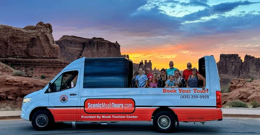 Moab: Arches National Park Sightseeing Tour - Starting at 606 South Main Street in Moab