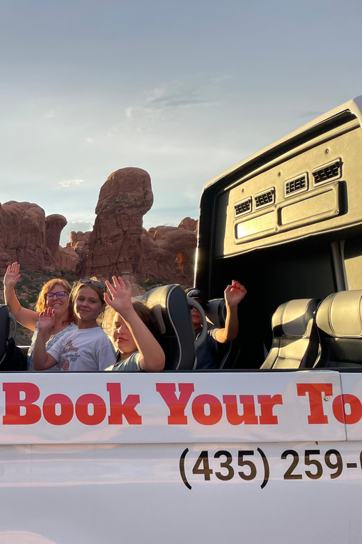 Moab: Arches National Park Sightseeing Tour - Entering Arches without timed-entry stress