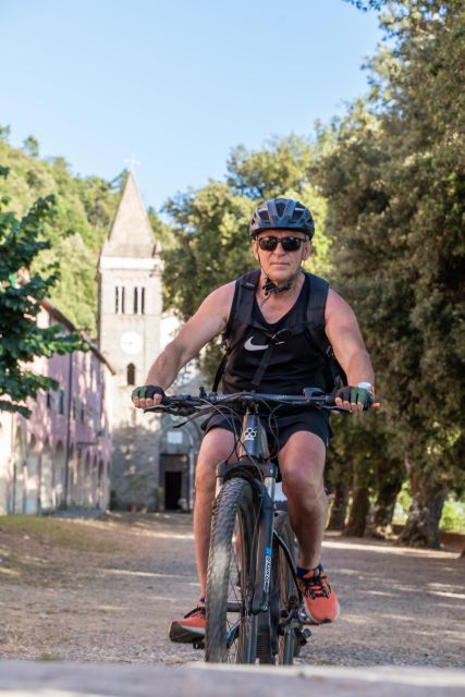 Monterosso al Mare: Cinque Terre National Park E-Bike Tour - Focaccia, wine, and the final viewpoint
