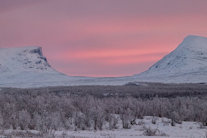 Morning hike in Abisko National Park - Frozen water, fresh snow, and fast-changing weather