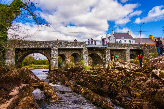 NO 1 Ring of Kerry Tour inc Killarney Lakes & National Park - Starting in central Killarney