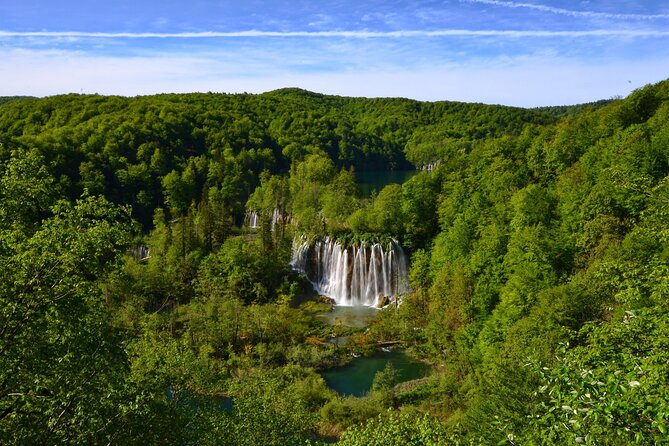 Plitvice Lakes National Park Admission Ticket - Crowds, food, toilets, and practical comfort