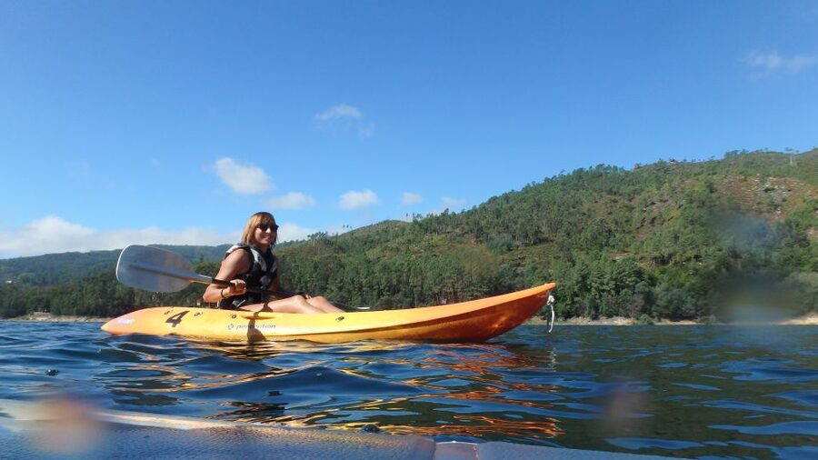 Porto: Peneda-Gerês National Park Tour with Kayaking & Lunch - Kayaking on the Caniçada reservoir