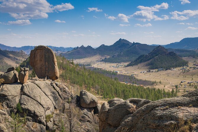 Private Day Tour: Terelj National Park and Genghis Khan Statue - Lunch Before the Park Activities