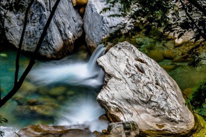 Private Taroko Gorge Day Tour from Hualien with Local Expert - Qingshui Cliff and the Pacific edge