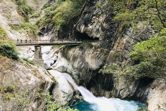 Private Taroko Gorge National Park Day Tour - Tianxiang, Cimu Bridge, and the upper gorge