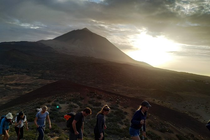 PRIVATE TOUR Teide National Park: Hiking and Stargazing - Who will enjoy this most