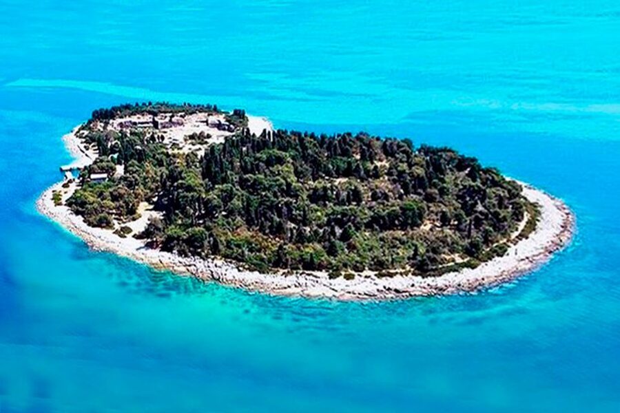 Pula: Brijuni National Park Tour with Island Visit - Cruising past the Brijuni archipelago