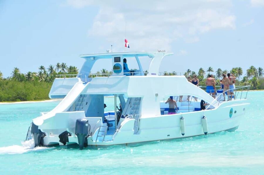 Punta Cana: Los Haitises National Park Full-Day Tour - The early road from Punta Cana to Samaná