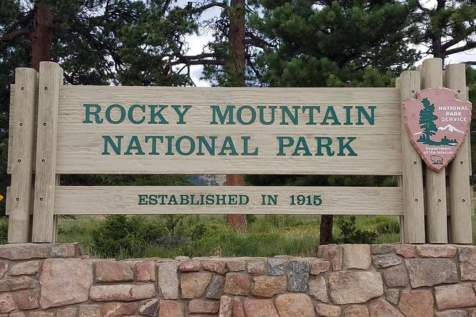 Rocky Mountain National Park and Estes Park Tour from Denver Winter and Spring - Bear Lake or Sprague Lake in winter