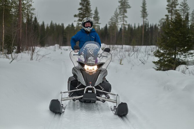Rovaniemi: Drive New 2025 Snowmobiles on Arctic Safari & BBQ - The safety briefing and new 2025 machines
