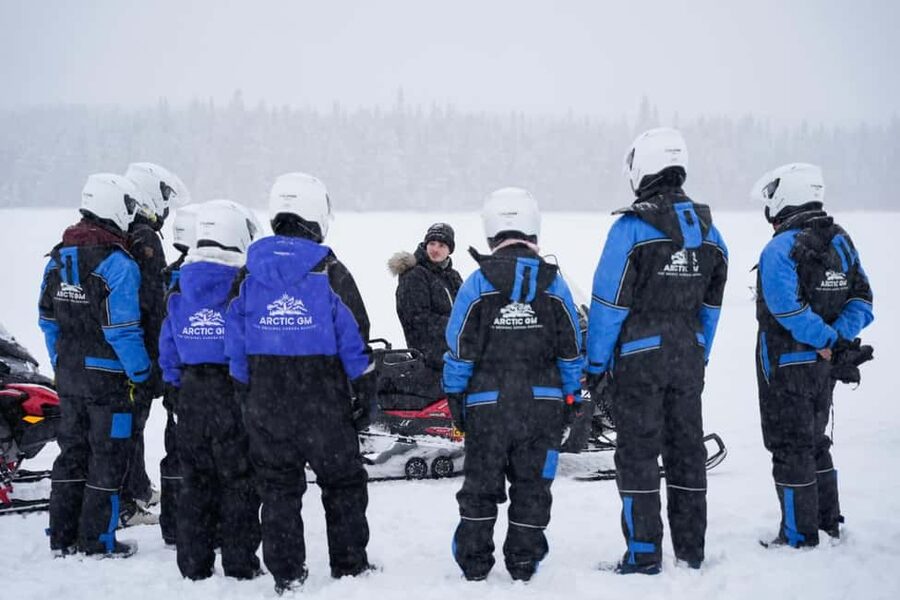 Rovaniemi: Guided Wilderness Snowmobile Safari & Barbeque - Switching drivers and finding your rhythm