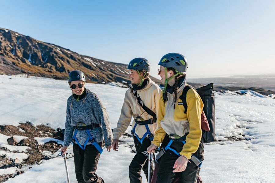Skaftafell National Park: Falljokull Glacier Easy Hike - The guides and the feel of the outing