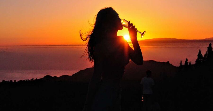 Teide National Park: Sunset & Stargazing Safari with Dinner - Montaña Sámara and the sunset above the clouds