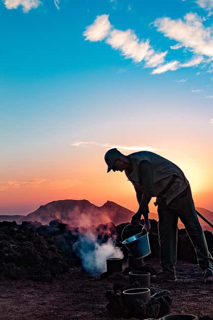 Timanfaya National Park: Evening Tour with Volcano Dinner - Key points at a glance