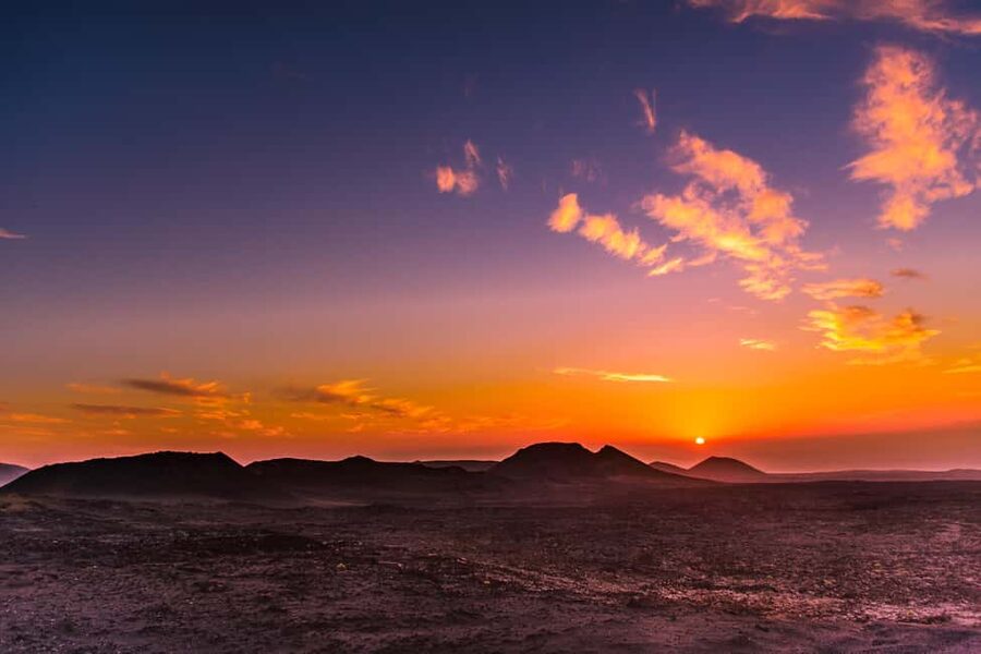 Timanfaya National Park: Evening Tour with Volcano Dinner - Why an evening visit changes Timanfaya