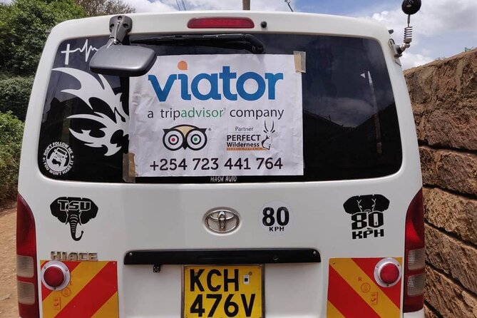 Tour: Giraffe Center and Nairobi National Park - Nairobi National Park through the main gate