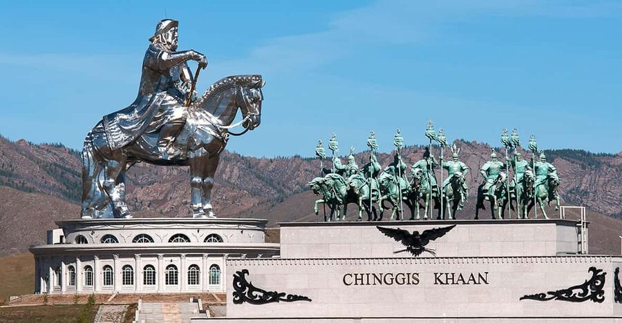 Ulaanbaatar: Chinggis Khan Statue and National Park Day Trip - Leaving Ulaanbaatar for the 40-meter Chinggis Khan statue