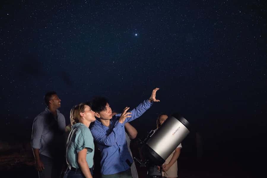 Uluru: National Park Astronomy Tour with Telescope and Photo - The pace and group size