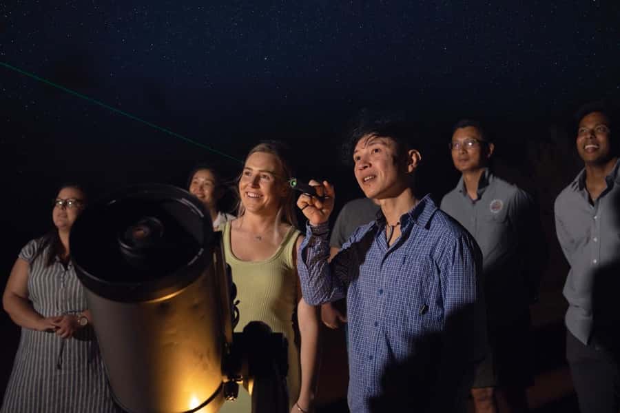 Uluru: National Park Astronomy Tour with Telescope and Photo - Finding the Milky Way above Uluru