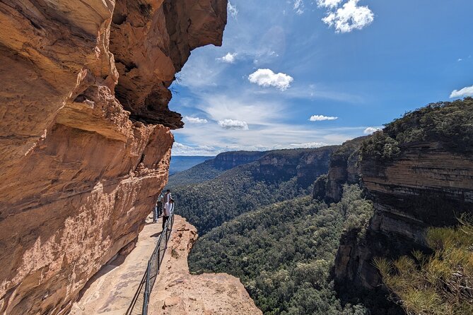 Wilderness, Waterfalls, Three Sisters BLUE MOUNTAINS PRIVATE TOUR - Leura and the small-town pause