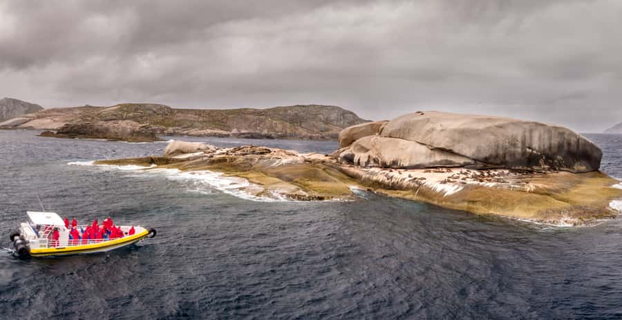 Wilsons Promontory: Afternoon Wilderness Cruise - Skull Rock is the dramatic centerpiece