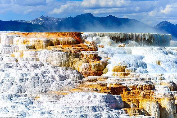 Yellowstone National Park Self-Guided Driving Audio Tour - Lamar Valley and the northeast entrance