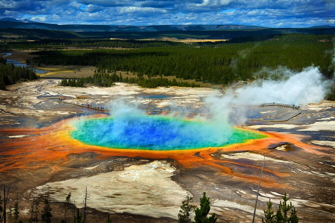 Yellowstone National Park Self-Guided Driving Audio Tour - South Entrance, Grant Village, and West Thumb
