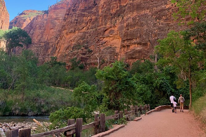 Zion National Park Small Group Tour from Las Vegas - Checkerboard Mesa and the trip back